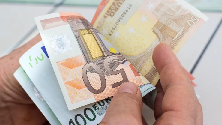 SGK'den 7 Bin Anne Ve Bakıcıya Destek