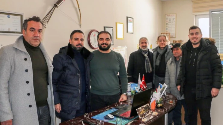 Yaşlı'dan, Gönüllere Dokunmaya Devam