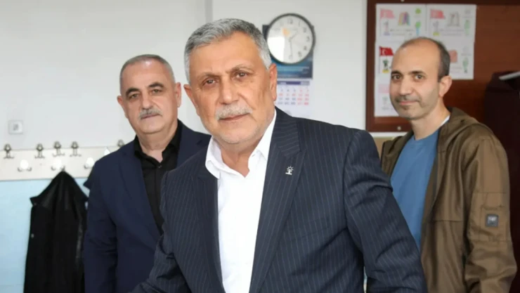 Yıldırım Oyunu Kullandı