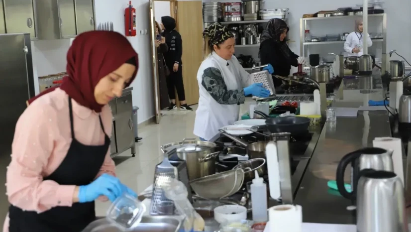 FÜ'de Şefler Ödüllerini Aldı