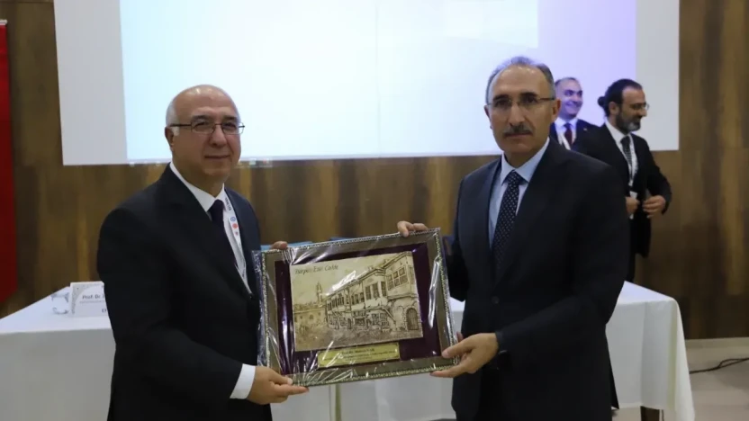 Fırat Üniversitesi 'Uluslararası Ekonomi Finans Ve İşletme Kongresi'ne Ev Sahipliği Yaptı