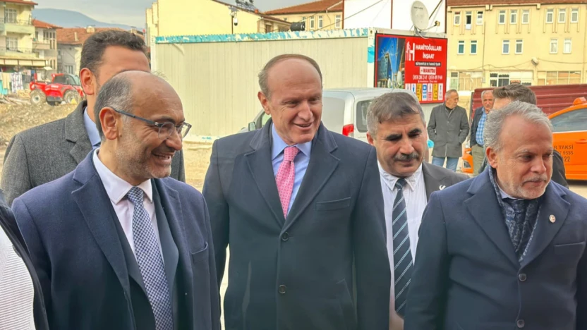 YRP GENEL BAŞKAN YARDIMCISI ÖZTÜRK İLE MKYK ÜYESİ GÜL TOKATLI VATANDAŞLARLA BİR ARAYA GELDİ