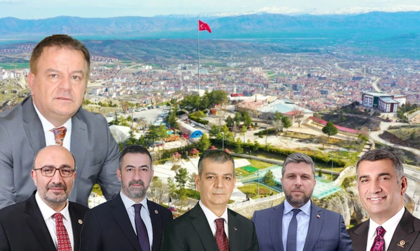 Koca Kalem Yazdı, Elazığ Siyaseti Buz Kesti! Nafiz Koca'dan Vekillere 'Abi' Ayarı: Bırakın Kavgayı, Şehre Bakın!