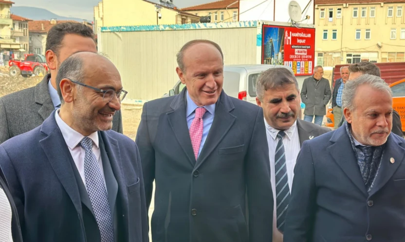 YRP GENEL BAŞKAN YARDIMCISI ÖZTÜRK İLE MKYK ÜYESİ GÜL TOKATLI VATANDAŞLARLA BİR ARAYA GELDİ